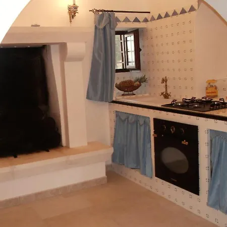 Masseria Di Benedetto أوستوني