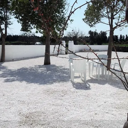 Masseria Di Benedetto أوستوني